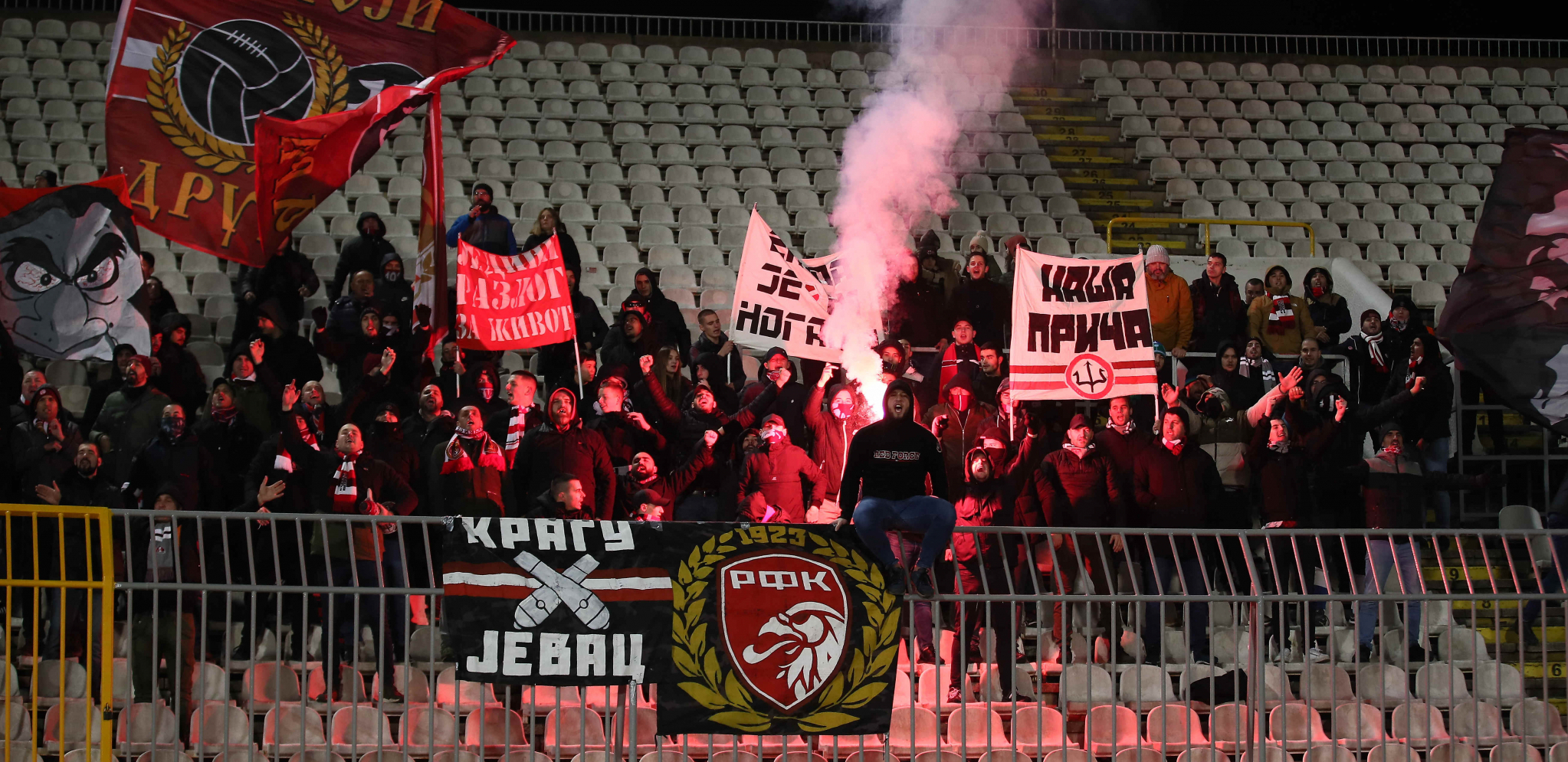 DECA IZ CRNE GORE NOSILA ZVEZDAŠKE DUKSEVE, PA IH NAPALI HULIGANI Užasno nasilje u Kragujevcu počinili navijači "Radničkog"