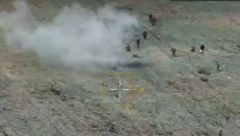 UKRAJINCI U PANIČNOM BEGU Trče koliko ih noge nose dok Rusi TUKU po njima! (VIDEO)