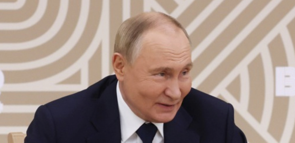 OVAJ PUTINOV GEST RETKO KO DA JE PRIMETIO, ALI NIJE BIO SLUČAJAN: Mediji otkrili noćnu moru Zapada