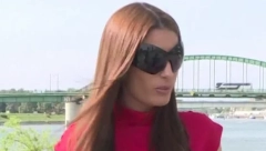 PEVAČICA NA SAHRANI SVOG OCA SAZNALA ZA JOŠ JEDNU TRAGEDIJU! Kroz suze govorila o tome: "Ovo su teški dani za mene"