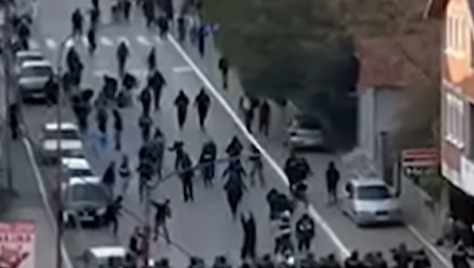 NAVIJAČI SE SUKOBILI SA POLICIJOM U NOVOM PAZARU Ministar Dačić otkrio koje grupe stoji iza svega