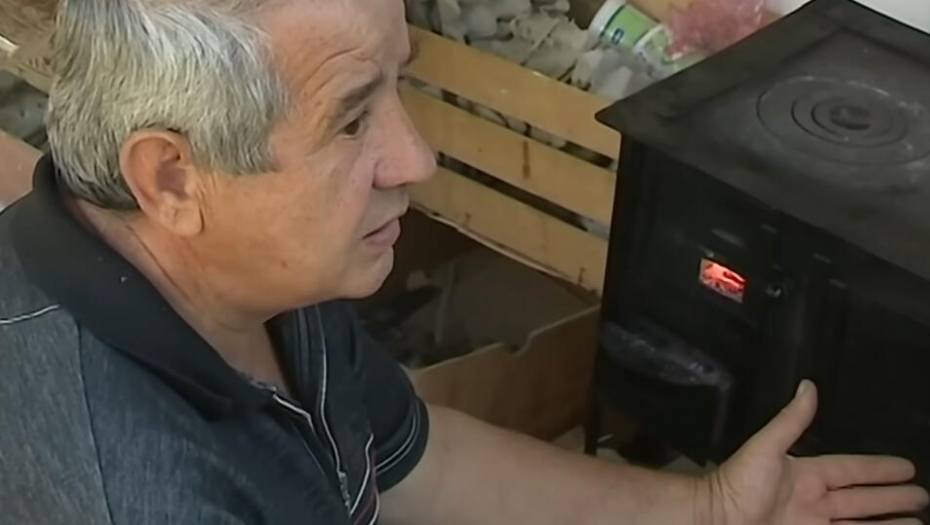 Majstor iz Žagubuce tvrdi da je našao način da najbolje greje, a najmanje troši: Cela zima 4,5 metara drva (VIDEO)