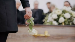 ''TAJ OBIČAJ JE PREUZET POD PRITISKOM KOMUNIZMA'': Sveštenik o ritualu kog se svi Srbi drže,  a SPC ga ne priznaje!