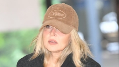 MAJKA I ĆERKA U DVE POTPUNO RAZLIČITE KOMBINACIJE Anica Dobra i Mina Sovtić u autfitima koji stoje ženama apsolutno svih godina