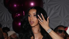 KARDI BI NEUTEŠNA, PODELILA ŽALOSNU VEST Reperka uspaničila fanove ovim rečima, ne mogu da dođu sebi