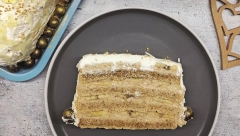 MARIJINA STARINSKA TORTA SA ORASIMA Poslastica koja budi sva čula, a ovo voće joj daje poseban šmek