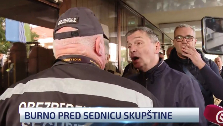 IŽIVLJAVALI SE NAD ŽENAMA, ĆUTA UDARIO RADNIKA OBEZBEĐENJA Opozicionari juče još jednom pokazali svoje nasilničko lice