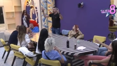 TI SI ČOVEK KOJI SPAVA SA MUŠKARCIMA! Žestoke optužbe na račun učesnika, on joj zapretio tužbom, haos u Beloj kući