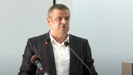 FUNKCIONER ĐILASOVE STRANKE POKAZAO SVE LICEMERJE ĐILASOVE, ĆUTINE I KOKANOVIĆEVE KOALICIJE!  "Treba svi da prodamo zemlju Rio Tintu, a onda da kočimo investiciju"