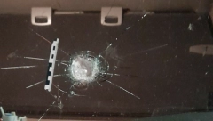 SEVNULA KAMENICA KROZ ŠOFERKU, VOZAČ POVREĐEN! Kamiondžija otkrio detalje incidenta na Ibarskoj: "Da mi je uletelo staklo u oči..."