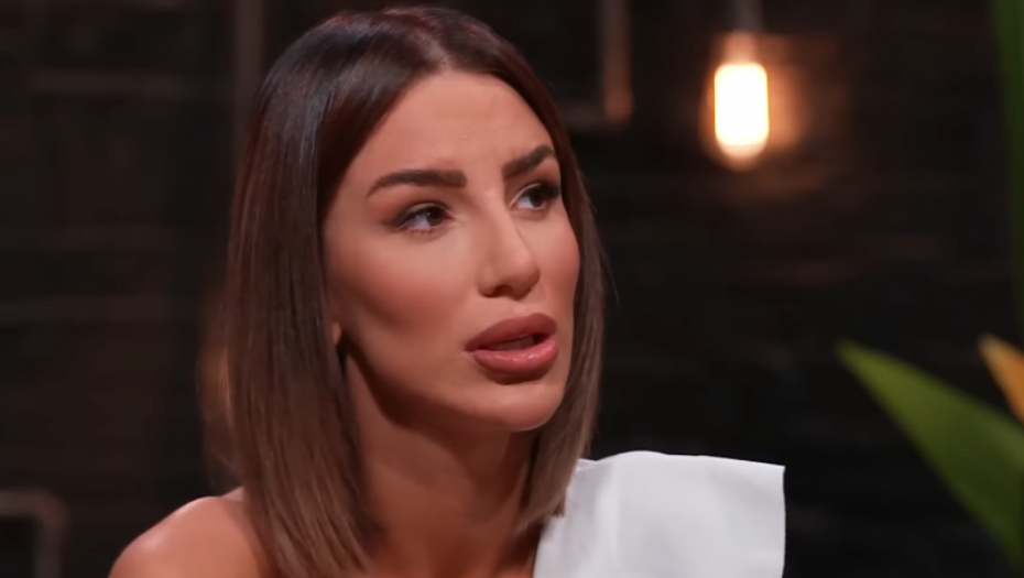 ''MUZLA SAM KRAVE SA PET GODINA, ČUVALA SVINJE'' Aleksandra Nikolić otvorila dušu o detinjstvu na selu kod bake i tetke: ''Majka je radila...''
