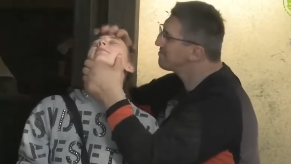 U NEVERICI JE 20.000 LJUDI! Kristijan Golubović ščepao rukama mlađu zadrugarku, ona počela da uzdiše, isplivao snimak