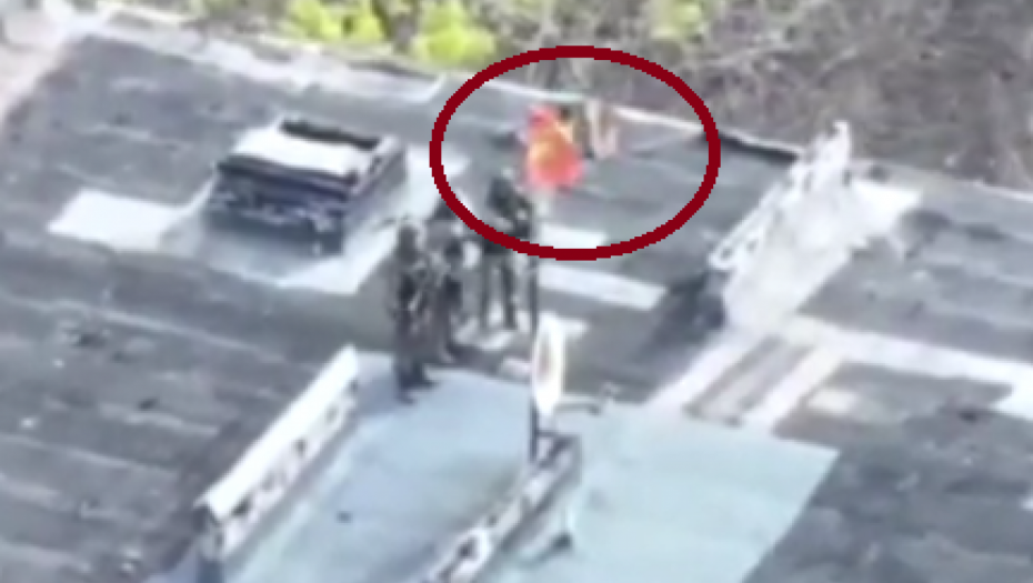 RUSI PODIGLI ZASTAVU Ostvarili ključni proboj u ukrajinskoj odbrani (VIDEO)