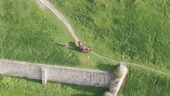 DOŠAO SA DEVOJKOM NA SVADBU PA POČEO DA SE PESNIČI SA POZNANIKOM IZ NEMAČKE! Našli ga u dvorištu zoo-vrta na Kalemegdanu!