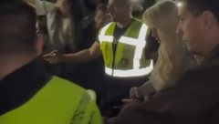KARLEUŠA POD POLICIJSKOM PRATNJOM! Nastao opšti kolaps, Alo! u posedu ekskluzivnih snimaka (VIDEO)