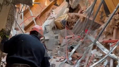 PRVI SNIMCI IZ SRUŠENOG HOTELA "DUBROVNIK" Spasioci po ruševini tragaju za preživelima