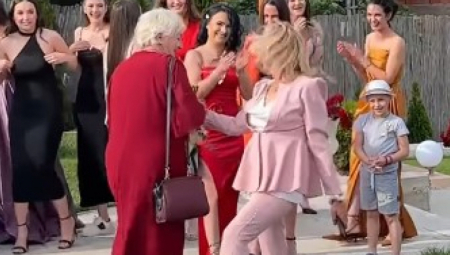 "DOGODINE SE I TI UDALA" Bakice se potukle zbog bidermajera, a od reakcije "oštećene strane" plakaćete od smeha