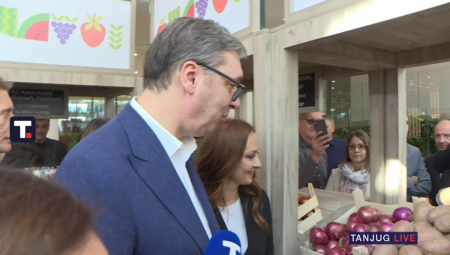 "CEPA STOMAK KAO DŽEK TRBOSEK!" Vučić se našalio na otvaranju Nacionalnog festivala hrane! Predsednik probao najljuće povrće