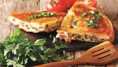 BUREK SA MESOM BOLJI OD ONOG KUPOVNOG Hrskavih kora i sočnog fila, poći će vam voda na usta