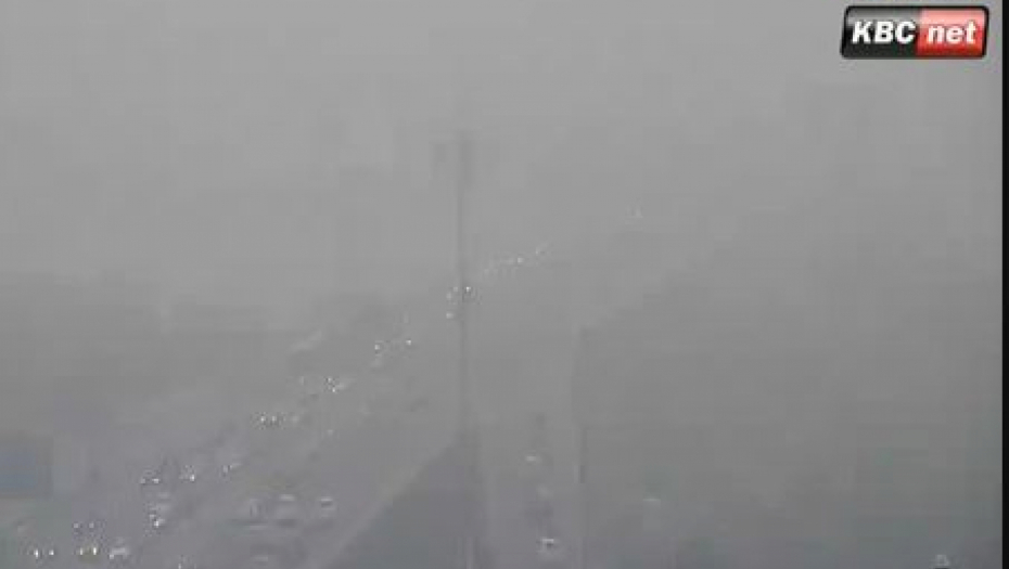 NE VIDI SE PRST PRED OKOM Magla okovala grad Beograd, na "Gazeli" automobili mile, a evo gde je još gužva