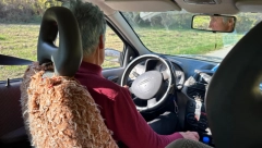 "AUTOBUSOM SAM IŠLA U ČAČAK NA ČASOVE VOŽNJE" Baka Zorka položila vozčki ispit u 71. godini, sada ne izlazi iz svoje "besne" mašine