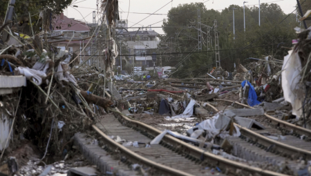 ČITAV SVET ZANEMEO OD STRAVIČNIH PRIZORA Najgore poplave u poslednjih 50 godina razorile Španiju (FOTO/VIDEO)