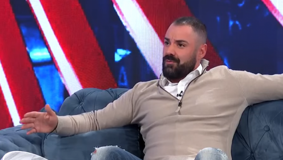 ''JELENA MI JE SLALA SIGNALE'' Prvo oglašavanje diskvalifikovanog zadrugara za kog postoji šansa da se vrati u Elitu, evo od čega zavisi sve