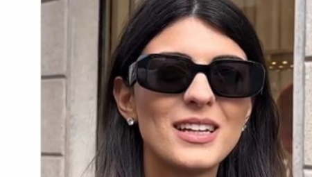 PROŠLA JE GRADOM I SVE JE STALO Ova devojka na sebi nosi 27 miliona dinara, najjeftinija stvar na njoj košta preko 40.000