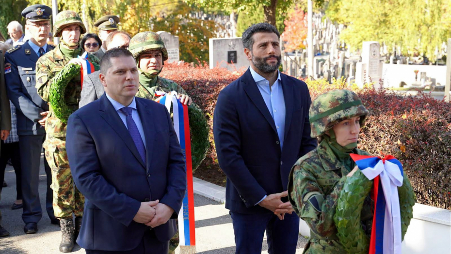 ŠAPIĆ I NIKODIJEVIĆ POLOŽILI VENAC POVODOM DANA OSLOBOĐENJA BEOGRADA U PRVOM SVETSKOM RATU (FOTO)