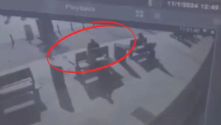 ZA DLAKU IZBEGAO SMRT U TRAGEDIJI U NOVOM SADU! Jeziv snimak prikazuje kako je čovek ustao sa klupe momenat pre UŽASA (VIDEO)