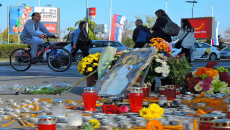 BELI ANĐEO ZA NASTRADALE ANĐELE U NOVOM SADU Danas dan žalosti u Srbiji povodom stravične tragedije (FOTO/VIDEO)