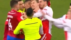 BRUTALNA TUČA U MOSKVI Srđan Babić uhvatio igrača za vrat, potpuni skandal u ruskom derbiju, pesnice sevale na sve strane (VIDEO)