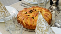 NAJBOLJI POKLONI ZA SLAVU Evo šta da odnesete domaćinima, a da se ne obrukate!