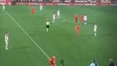 NEVIĐEN SKANDAL U BIH Navijači Veleža pevali "četnička će zaplakati majka", prekinut meč sa Borcem, opšti HAOS (VIDEO)