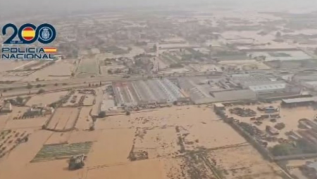 POPLAVE RAZORILE ZEMLJU: Stravične scene pre i posle horora slamaju srca! (VIDEO)
