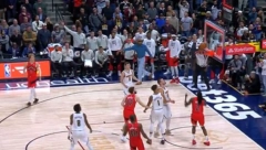 NIJE ZA ONE SA SLABIM SRCEM Evo kako je Denver pukom srećom preživeo šut Toronta za pobedu (VIDEO)