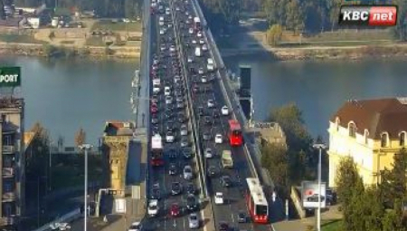 NA BRANKOVOM MOSTU VOZILA MILE! Naoružajte se strpljenjem ovog jutra! (FOTO)