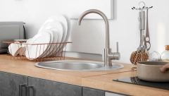 JEDAN PREDMET U KUHINJI NIKO NE PERE, A PUN JE BAKTERIJA Preko njega se može dobiti salmonela, a ovo su simptomi