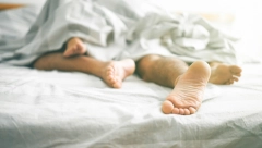 EVO KOLIKO TREBA DA IMATE INTIMNIH ODNOSA U 20-IM, 30-IM, 60-IM... Potvrđeno je da pozitivno utiče na fizičko zdravlje, a tek koliko na mentalno...