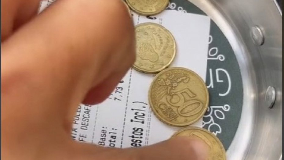 KRALJICA BAKŠIŠA PODELILA TRIK, PA IZAZVALA RASPRAVU NA MREŽAMA Ovako izvlači dodatni novac od gostiju, a da toga nisu ni svesni! (VIDEO)