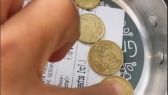 KRALJICA BAKŠIŠA PODELILA TRIK, PA IZAZVALA RASPRAVU NA MREŽAMA Ovako izvlači dodatni novac od gostiju, a da toga nisu ni svesni! (VIDEO)