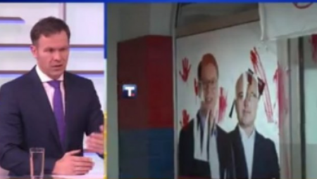 DEMOLIRANJE JE OPOZICIJI MODUS OPERANDI Siniša Mali o nasilnom skupu opozicije: Najviše mi smeta gaženje srpske trobojke