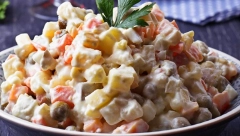 RUSKA SALATA Kremasto predjelo bez kog ne može da prođe nijedna slava, po teta Nadinom receptu