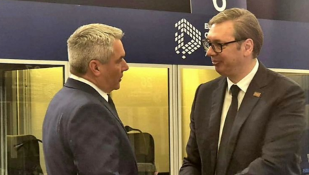 VUČIĆ SA NEHAMEROM "Razmenili smo mišljenja i o mogućim političkim kretanjima u bliskoj budućnosti"