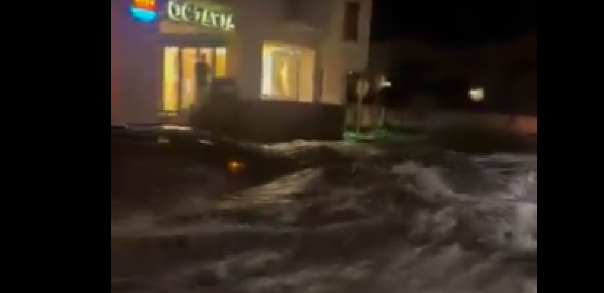 ZLO NE SPAVA, ŠPANIJU PONOVO POGODILE POPLAVE! Bujica odnosila automobile, oglasio se gradonačelnik! (VIDEO)