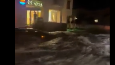 ZLO NE SPAVA, ŠPANIJU PONOVO POGODILE POPLAVE! Bujica odnosila automobile, oglasio se gradonačelnik! (VIDEO)
