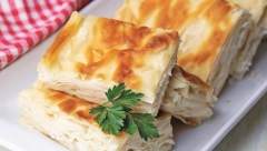 DOMAĆA GIBANICA RAJ ZA NEPCA Hrskavih kora i sočnog nadeva, savršena za početak dana