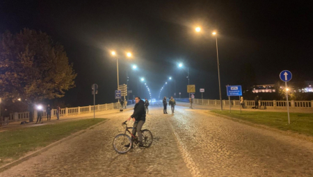 OKONČAN POLITIČKI PROTEST U NOVOM SADU Pristalice opozicije i aktivisti 6 sati blokirali Varadinski most (FOTO)