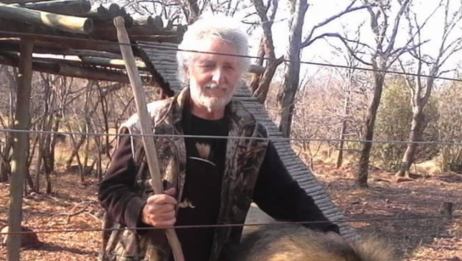 DIVLJA ZVER BRUTALNO USMRTILA ČOVEKA S LEĐA Spavao je sa njima u kavezu, sekund nepažnje i desio se HOROR! (VIDEO)