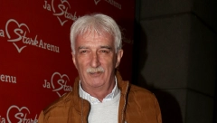 PORODICU NAŠE LEGENDE NIKADA NISMO VIDELI U JAVNOSTI! Isplivala jedina fotografija sa suprugom, sada je jasno zašto ih krije! (FOTO)